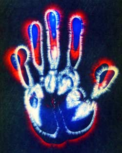 aura-hand.jpeg - 13703 Bytes